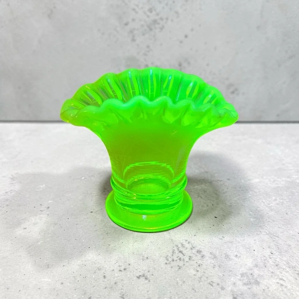 1940's Fenton Mini Fan Vase Topaz Opalescent Ruffled Edge Vaseline GLOWS UV #05